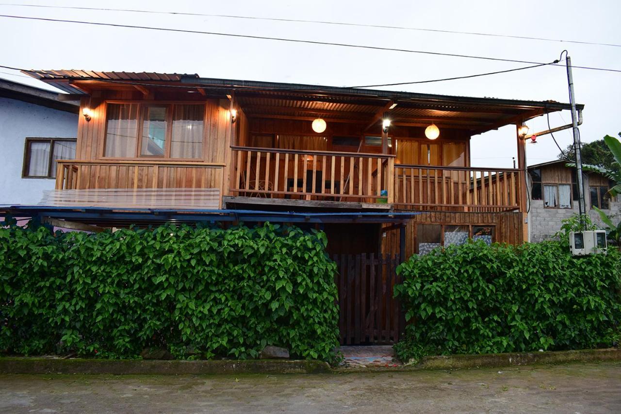 Hostal Los Farolitos Миндо Экстерьер фото